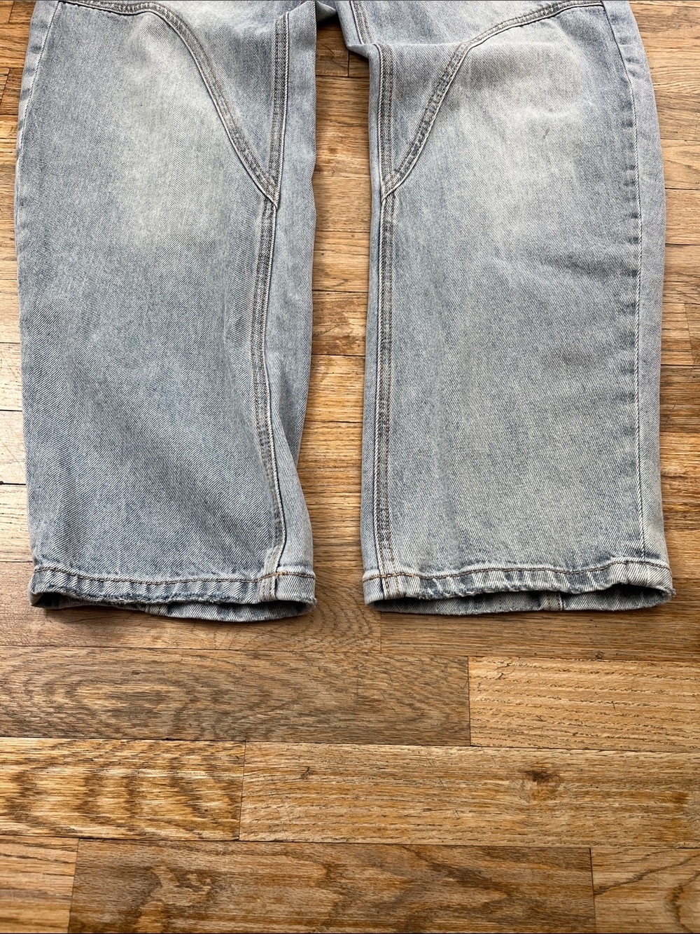 Saige Denim Light Wash Barrel Leg Women’s Jeans - Picture 5 of 11
